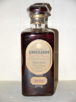 Whisky millesime Knockando Extra Old 1975 en coffret