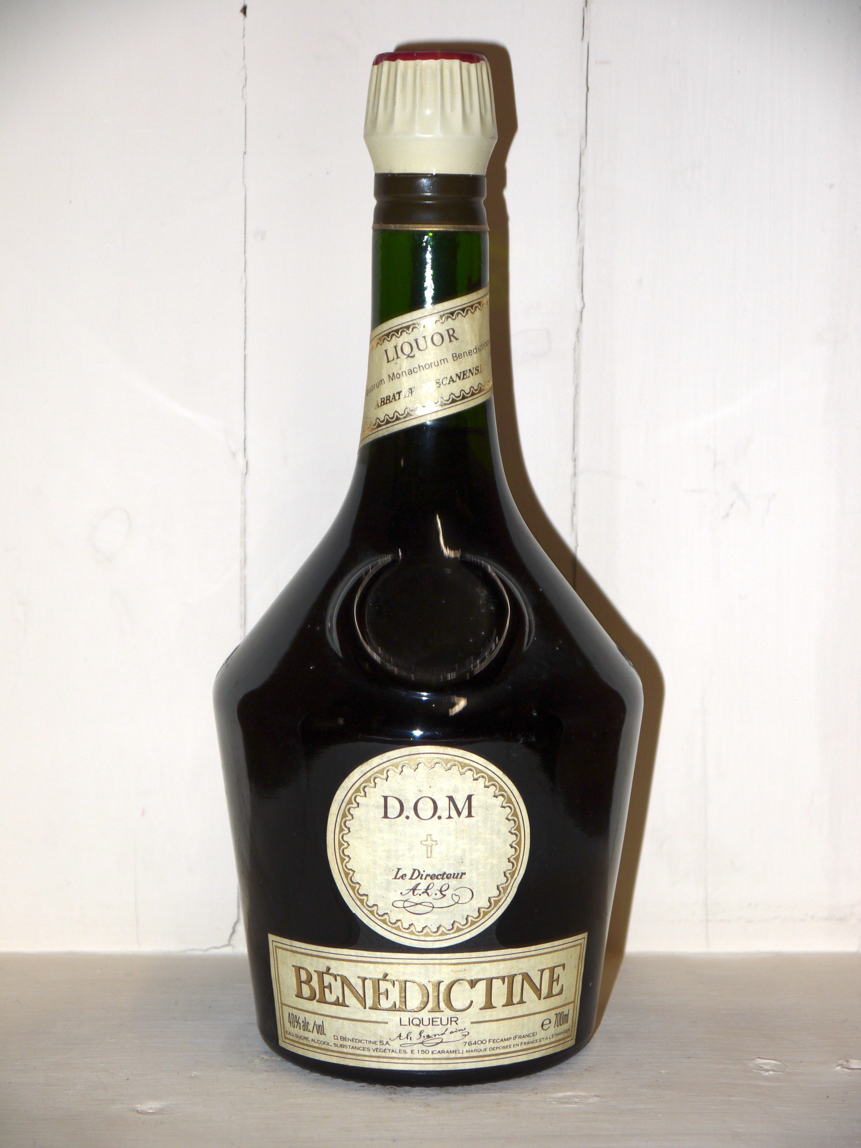liquore dom benedictine liqueur cl.70