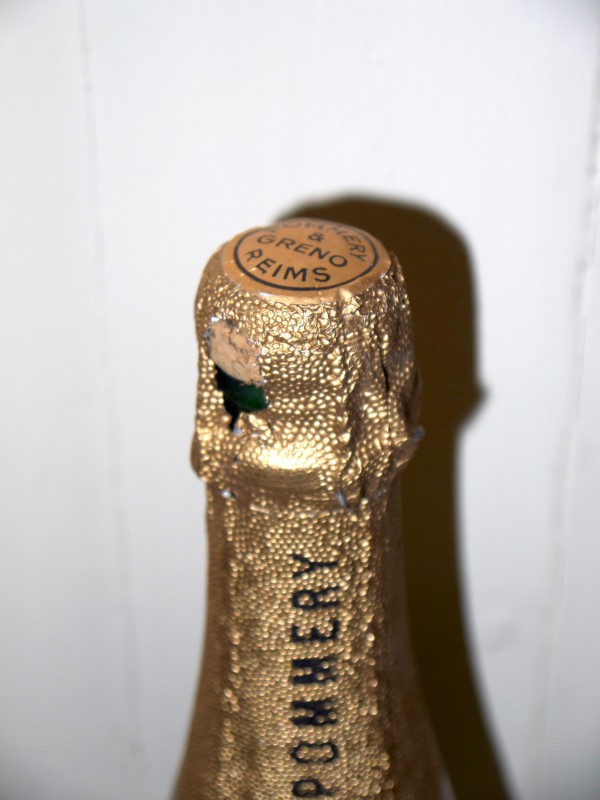 Capsule de champagne POMMERY 97. pommery noir 