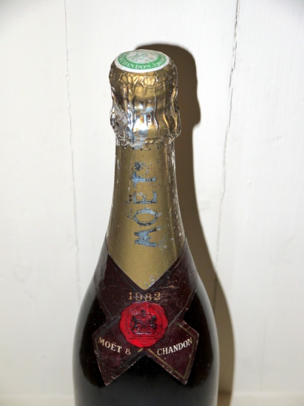 Moët et Chandon Brut Imperial Rosé 1982 - great wine Bottles in